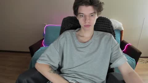 guy_liam1 online show from December 2, 2024, 5:04 am