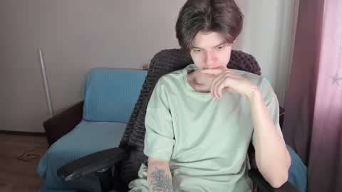 guy_liam1 online show from March 10, 2025, 2:05 pm