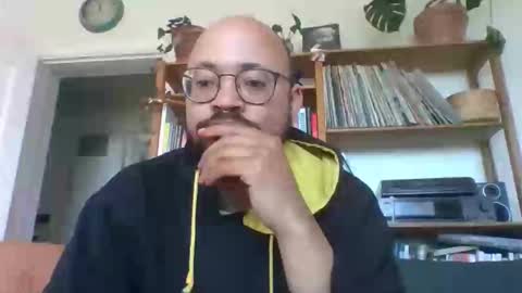 Snapshot of guy_wood15 chatting on April 22, 2026, 9:44 am guy_wood15 online show from April 22, 2026, 9:44 am