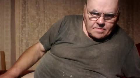 Snapshot of guyboy73 chatting on September 12, 2025, 2:33 am guyboy73 online show from September 12, 2025, 2:33 am