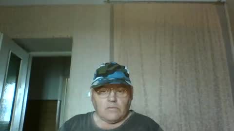 Snapshot of guyboy73 chatting on September 18, 2025, 12:29 pm guyboy73 online show from September 18, 2025, 12:29 pm