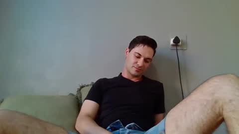 Snapshot of guyhardon chatting on January 20, 2025, 2:14 pm Guy Hardon online show from January 20, 2025, 2:14 pm