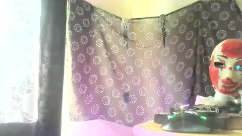 guyst049 online show from October 18, 2025, 1:01 pm