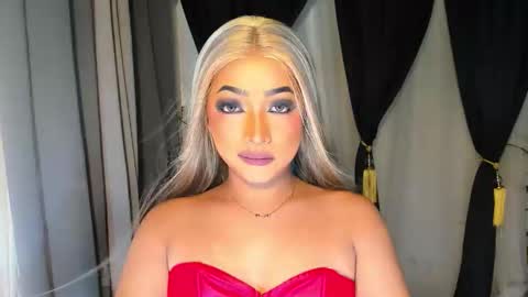 Snapshot of gwenngoddess chatting on October 12, 2025, 1:21 pm Call me Miss Gwen online show from October 12, 2025, 1:21 pm