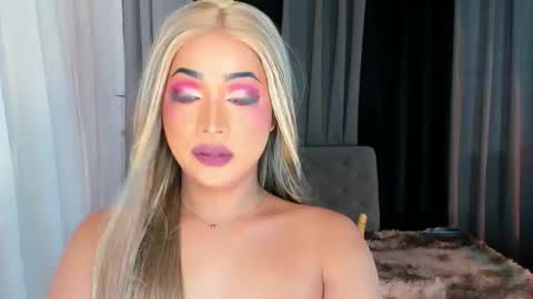 Snapshot of gwenngoddess chatting on October 15, 2025, 10:26 am Call me Miss Gwen online show from October 15, 2025, 10:26 am