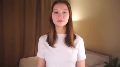 Molly online show from December 17, 2025, 5:02 am