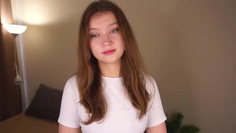 Snapshot of gwennielove chatting on June 7, 2026, 5:33 am Molly online show from June 7, 2026, 5:33 am