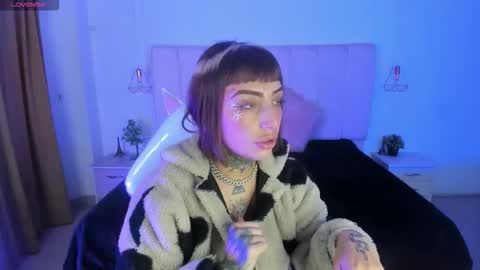 gyal_8_ online show from December 23, 2025, 3:37 am