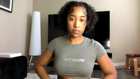 Snapshot of gyalxoxo chatting on February 26, 2026, 4:06 pm gyalxoxo online show from February 26, 2026, 4:06 pm