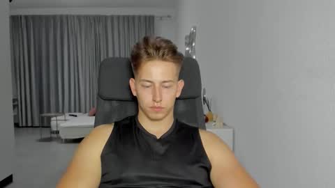 Oliver online show from October 16, 2025, 7:59 pm