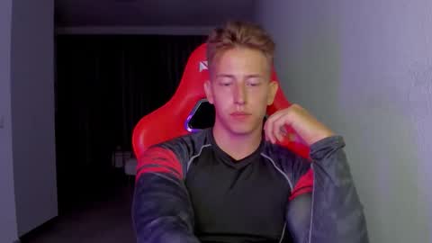 Oliver online show from November 12, 2025, 8:41 pm