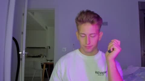 Oliver online show from December 21, 2025, 3:52 pm