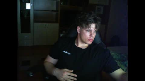 gymguy0505 online show from February 14, 2026, 11:23 pm