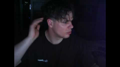 gymguy0505 online show from April 14, 2026, 9:21 pm