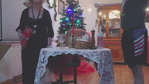 Snapshot of gypsybellathehotwife chatting on December 25, 2024, 7:14 am GypsyBella online show from December 25, 2024, 7:14 am