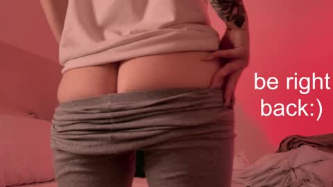 Snapshot of h2h0e chatting on January 5, 2025, 6:56 pm Lana online show from January 5, 2025, 6:56 pm