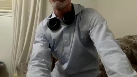 Snapshot of h333th3nz chatting on February 24, 2026, 8:40 pm h333th3nz online show from February 24, 2026, 8:40 pm