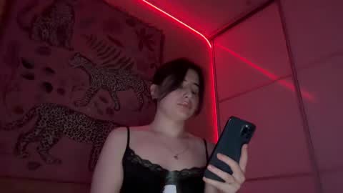 Snapshot of h3l9a_pataki chatting on May 21, 2026, 6:26 pm Helga online show from May 21, 2026, 6:26 pm