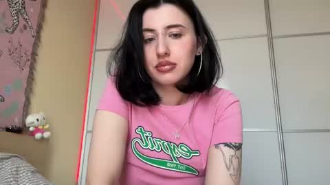 Snapshot of h3l9a_pataki chatting on June 25, 2026, 4:22 pm Helga online show from June 25, 2026, 4:22 pm