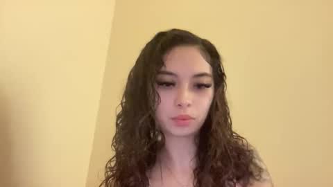 Snapshot of h3nnynlace chatting on November 16, 2025, 7:25 am h3nnynlace online show from November 16, 2025, 7:25 am