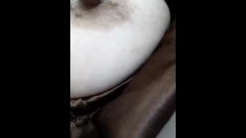 hachi_sweetbabie online show from January 14, 2026, 9:52 pm