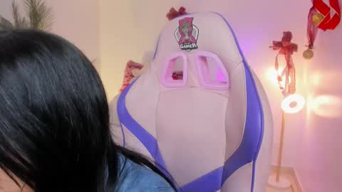 Hadid online show from December 18, 2025, 4:46 pm