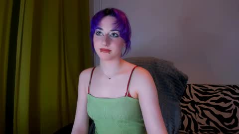 Snapshot of hadley_mills chatting on April 5, 2026, 7:44 pm hadley online show from April 5, 2026, 7:44 pm