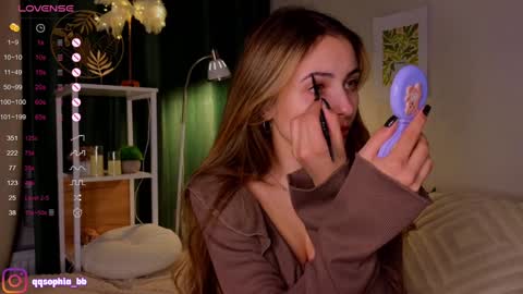 Hi Im Rebecca Glad to see you in my room  PVT is open online show from February 5, 2025, 1:04 am