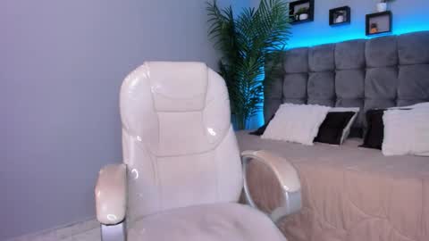 Snapshot of hailey_bieber_ chatting on February 13, 2026, 6:37 pm hailey_bieber_ online show from February 13, 2026, 6:37 pm