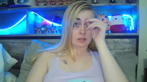 Snapshot of haileyakuma69 chatting on February 19, 2025, 12:03 am Hailey and d online show from February 19, 2025, 12:03 am