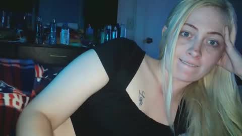 Snapshot of haileyakuma69 chatting on November 3, 2025, 6:14 am Hailey and d online show from November 3, 2025, 6:14 am