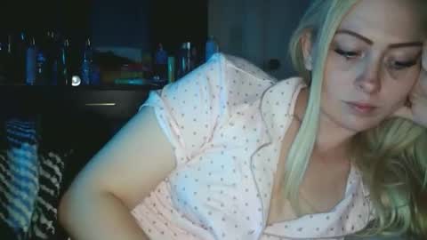 Snapshot of haileyakuma69 chatting on November 8, 2025, 5:18 am Hailey and d online show from November 8, 2025, 5:18 am