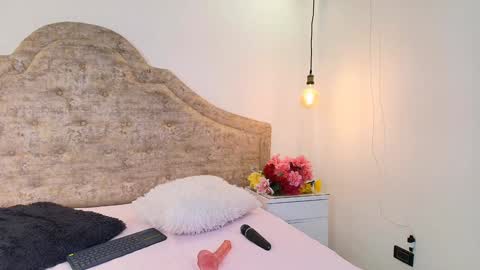 Haileymiler online show from December 11, 2024, 9:19 am