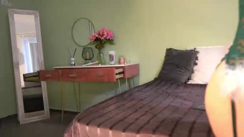 Hailey online show from February 17, 2025, 8:19 am