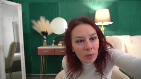 Snapshot of haileymoon85 chatting on January 19, 2026, 4:16 am Hailey online show from January 19, 2026, 4:16 am