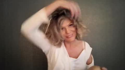 Snapshot of haileys123 chatting on February 12, 2026, 7:42 pm Hailey online show from February 12, 2026, 7:42 pm