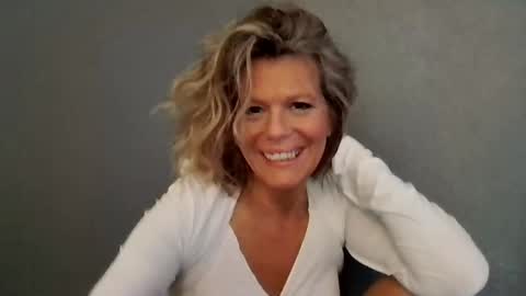 Snapshot of haileys123 chatting on February 22, 2026, 5:44 pm Hailey online show from February 22, 2026, 5:44 pm