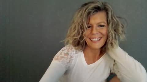 Snapshot of haileys123 chatting on March 2, 2026, 7:54 pm Hailey online show from March 2, 2026, 7:54 pm