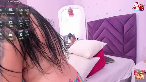 haileystonei online show from January 5, 2025, 11:59 am