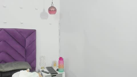 haileystonei online show from October 26, 2025, 11:27 am