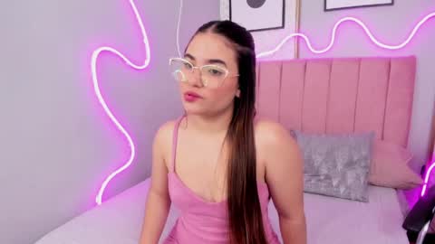 Haily  online show from April 18, 2026, 7:40 pm