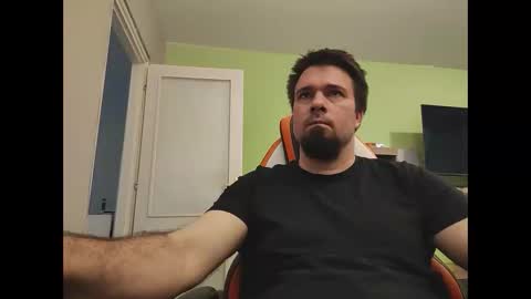 Snapshot of hairy_guy007 chatting on February 6, 2025, 10:15 am hairy_guy007 online show from February 6, 2025, 10:15 am