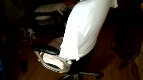 hairybear813 online show from December 31, 2024, 1:57 am