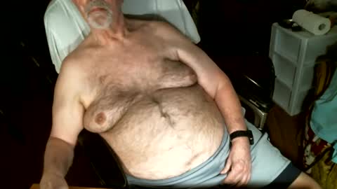 Snapshot of hairybear813 chatting on June 4, 2026, 12:49 am hairybear813 online show from June 4, 2026, 12:49 am