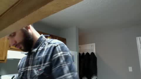 hairydadbod6 online show from January 3, 2025, 12:43 am