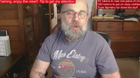 HairyDaddyBear69 online show from May 1, 2026, 1:59 pm