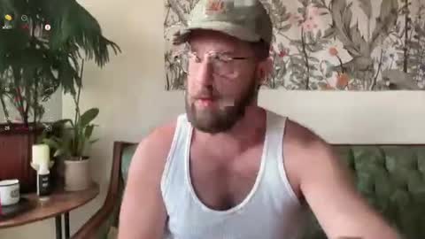 Harry Fit  Big Bro Dad Sir online show from November 4, 2025, 4:28 pm