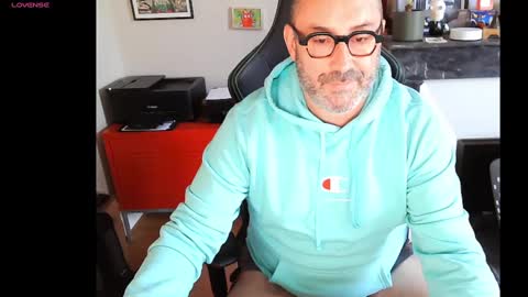 Snapshot of hairyfred73 chatting on January 21, 2025, 1:00 pm hairyfred73 online show from January 21, 2025, 1:00 pm