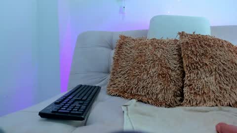 haley01 online show from January 25, 2025, 7:07 pm