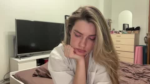 Snapshot of haley_rune chatting on February 11, 2025, 3:18 pm haley_rune online show from February 11, 2025, 3:18 pm